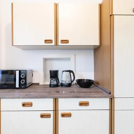 Monteuersapartment I 3 Schlafzimmer I 6 Betten I Kuche I Waschmaschine I Balkon I Garten Apartment Darmstadt