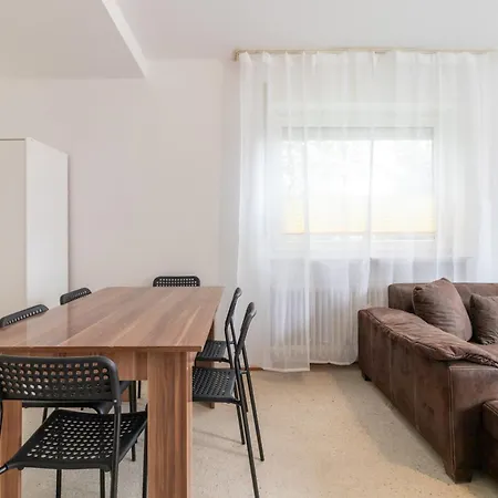 Apartment Monteuersapartment I 3 Schlafzimmer I 6 Betten I Kuche I Waschmaschine I Balkon I Garten Darmstadt