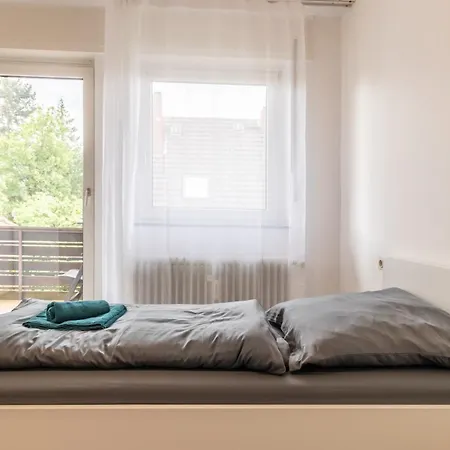 Apartment Monteuersapartment I 3 Schlafzimmer I 6 Betten I Kuche I Waschmaschine I Balkon I Garten *