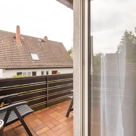 Monteuersapartment I 3 Schlafzimmer I 6 Betten I Kuche I Waschmaschine I Balkon I Garten Apartment Darmstadt