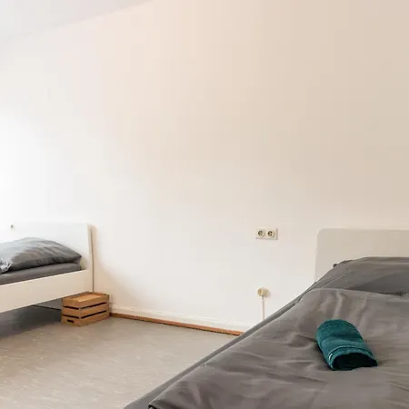 Apartment Monteuersapartment I 3 Schlafzimmer I 6 Betten I Kuche I Waschmaschine I Balkon I Garten *