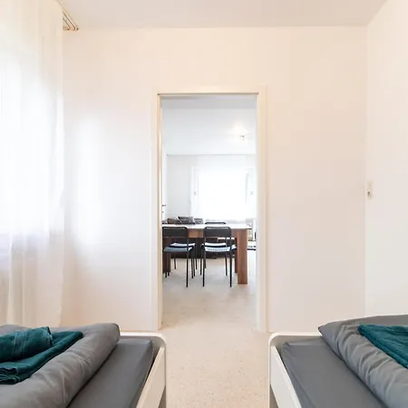 Apartment Monteuersapartment I 3 Schlafzimmer I 6 Betten I Kuche I Waschmaschine I Balkon I Garten